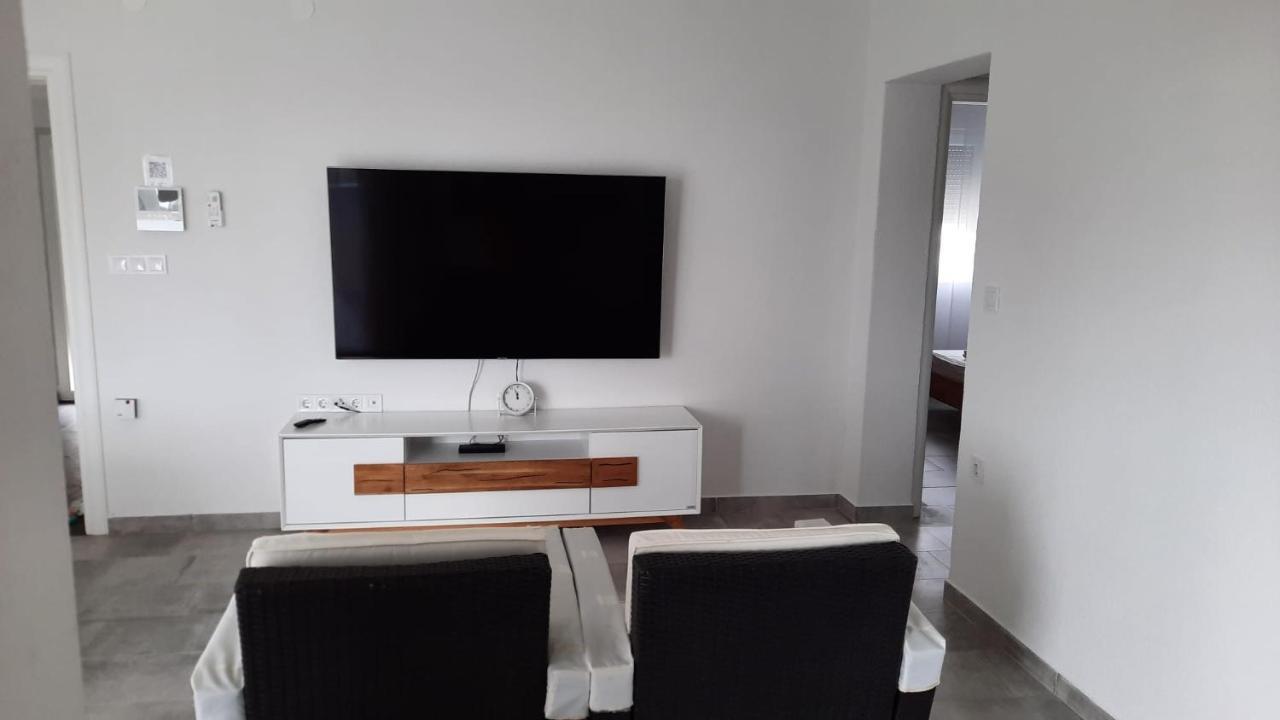 Aksa Residences Vir Exterior photo